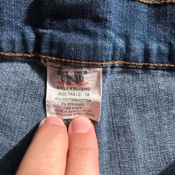 TNT Crop Floral Pattern - Picture 5 of 5